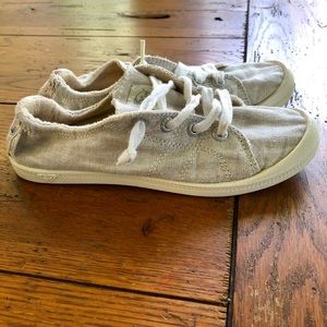 Roxy Fabric Slip-on Sneaker